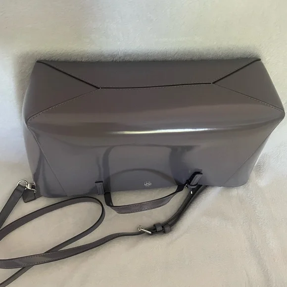 Tory Burch Patent Leather Gray Emerson Tote Bag EUC! - Picture 4 of 8